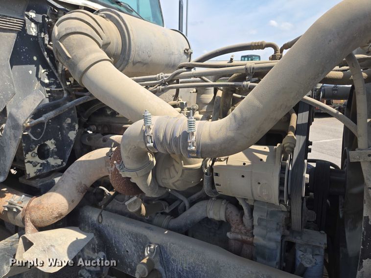 image for item EV1553 1996 Freightliner vacuum truck