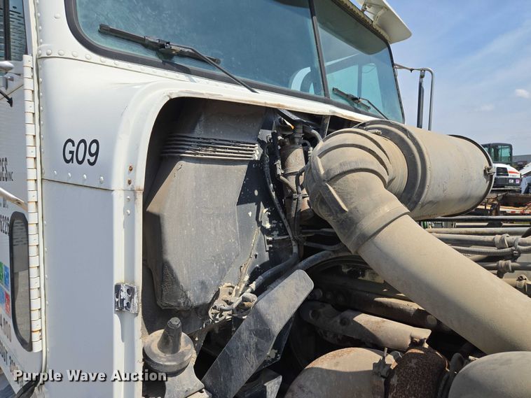 image for item EV1553 1996 Freightliner vacuum truck