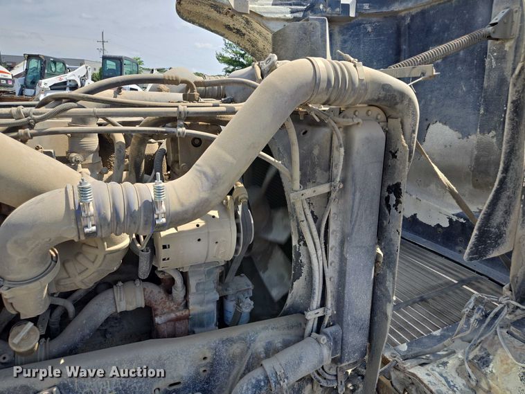 image for item EV1553 1996 Freightliner vacuum truck