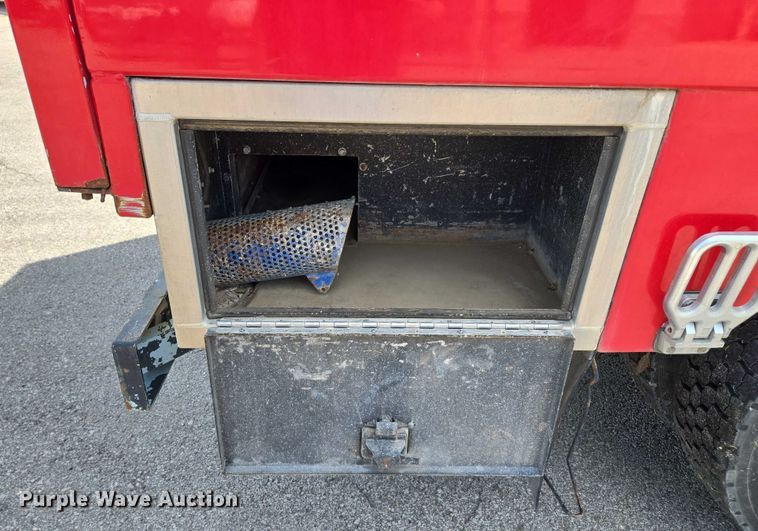 image for item EV1554 1996 International 4700 sewer jetter truck