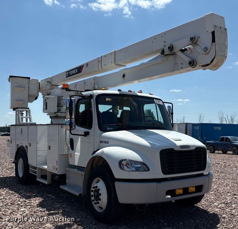 CAMIóN CON CANASTILLA 2022 FREIGHTLINER TEREX