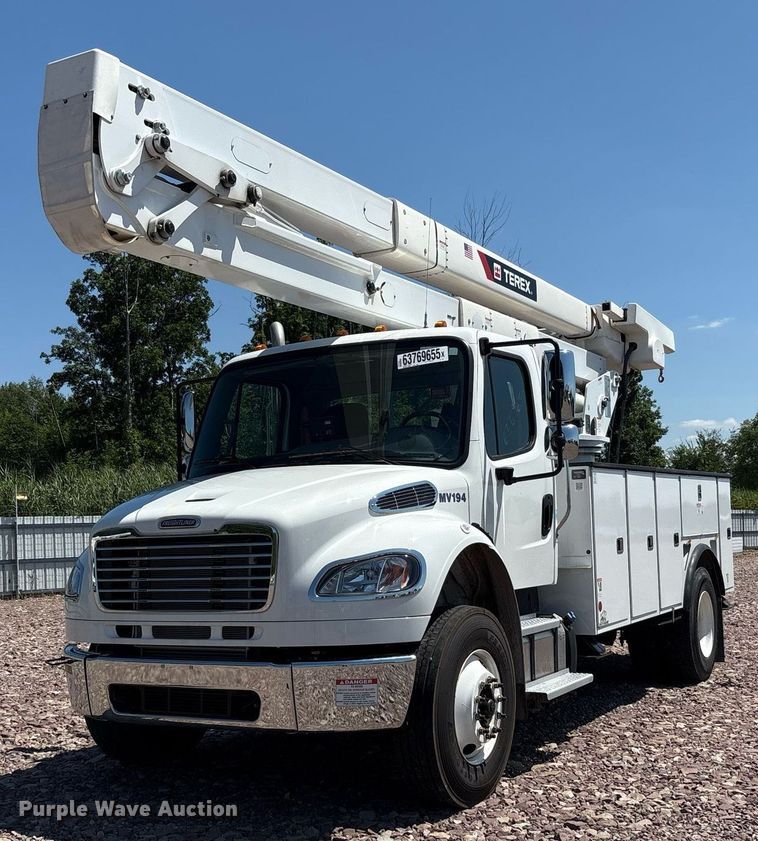 2024 Freightliner Business Class M2