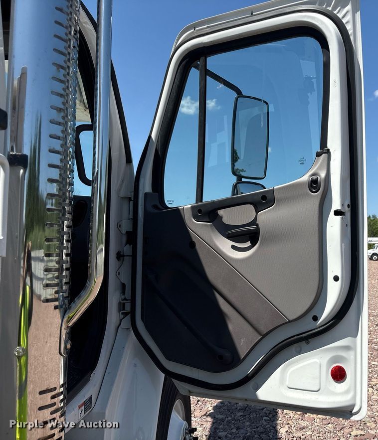 image for item YA0651 2024 Freightliner Business Class M2 bucket truck