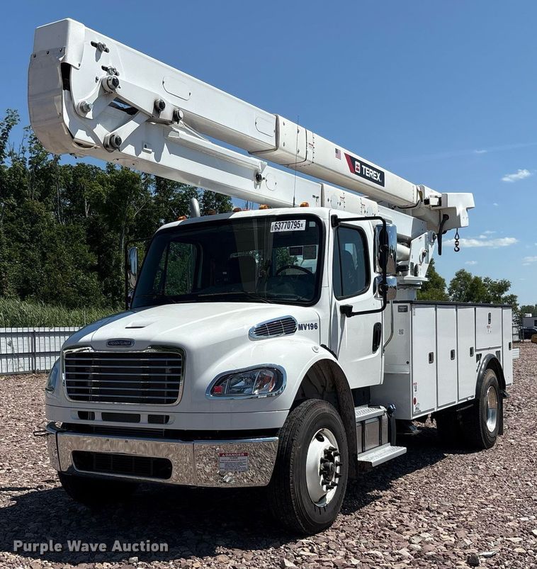 2024 Freightliner Business Class M2