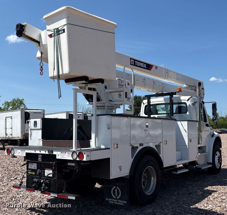 CAMIóN CON CANASTILLA 2024 FREIGHTLINER TEREX
