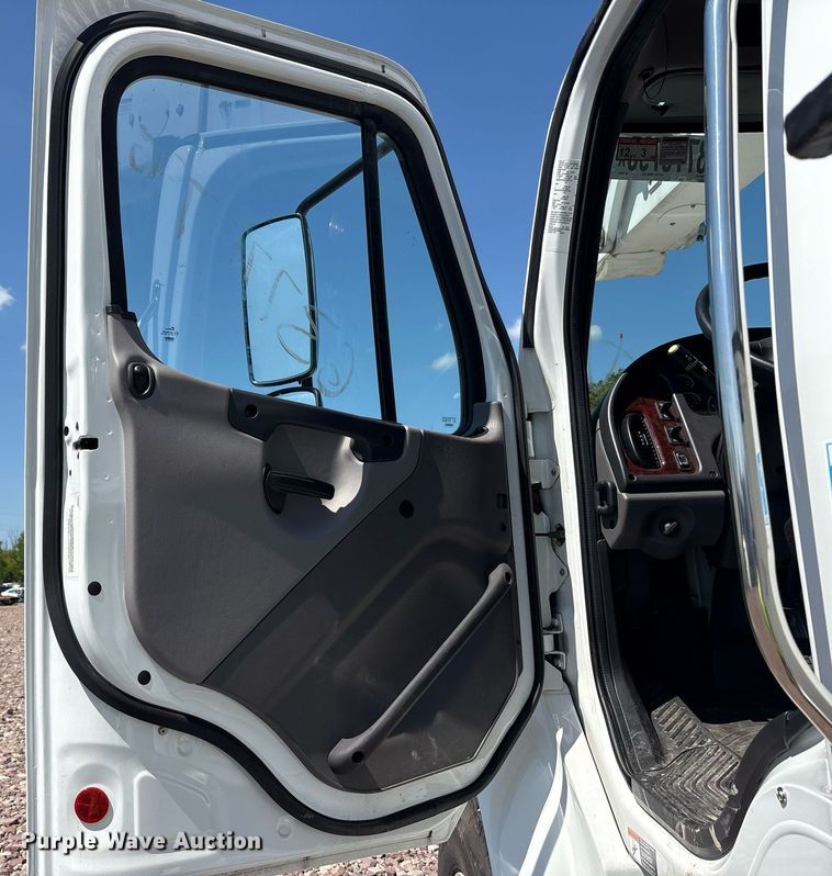 image for item YA0652 2024 Freightliner Business Class M2 bucket truck