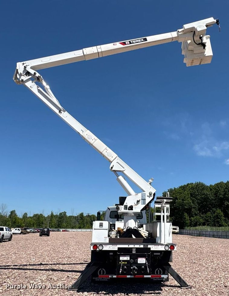 image for item YA0653 2023 Freightliner  Business Class M2 bucket truck