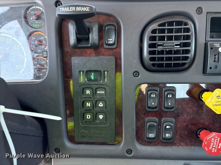 image for item YA0653 2023 Freightliner  Business Class M2 bucket truck