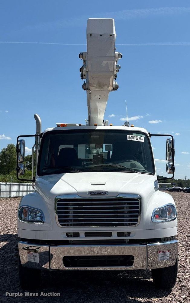 CAMIóN CON CANASTILLA 2023 FREIGHTLINER TEREX