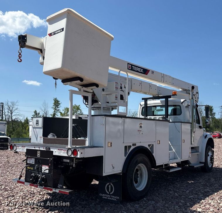CAMIóN CON CANASTILLA 2023 FREIGHTLINER TEREX