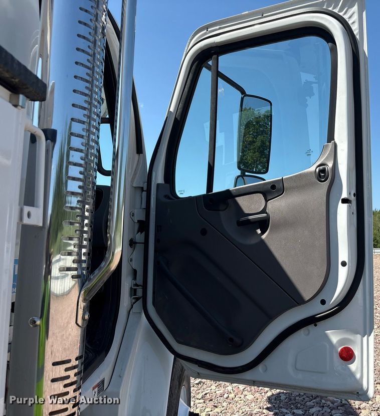 image for item YA0654 2023 Freightliner Business Class M2 bucket truck