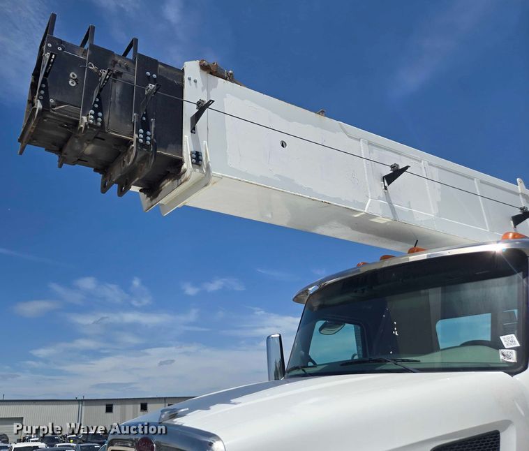 image for item YA0685 2020 Peterbilt 567 crane truck