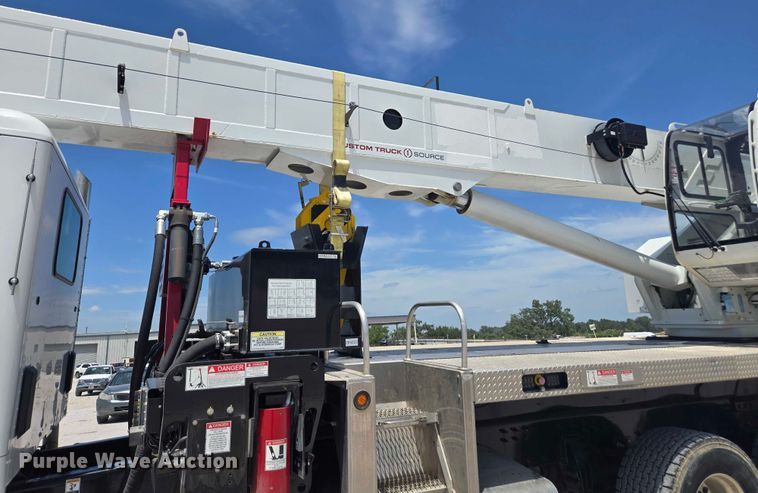 image for item YA0685 2020 Peterbilt 567 crane truck