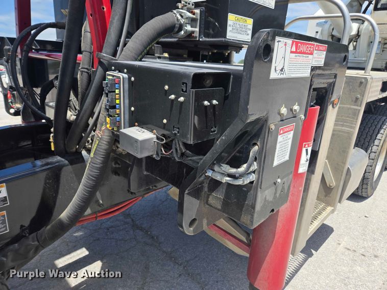 image for item YA0685 2020 Peterbilt 567 crane truck