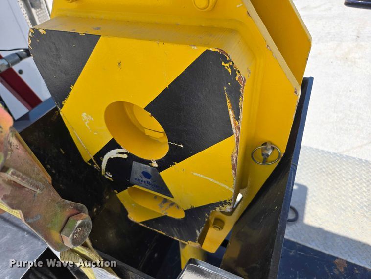 image for item YA0685 2020 Peterbilt 567 crane truck