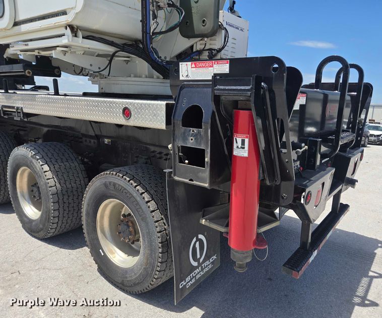 image for item YA0685 2020 Peterbilt 567 crane truck