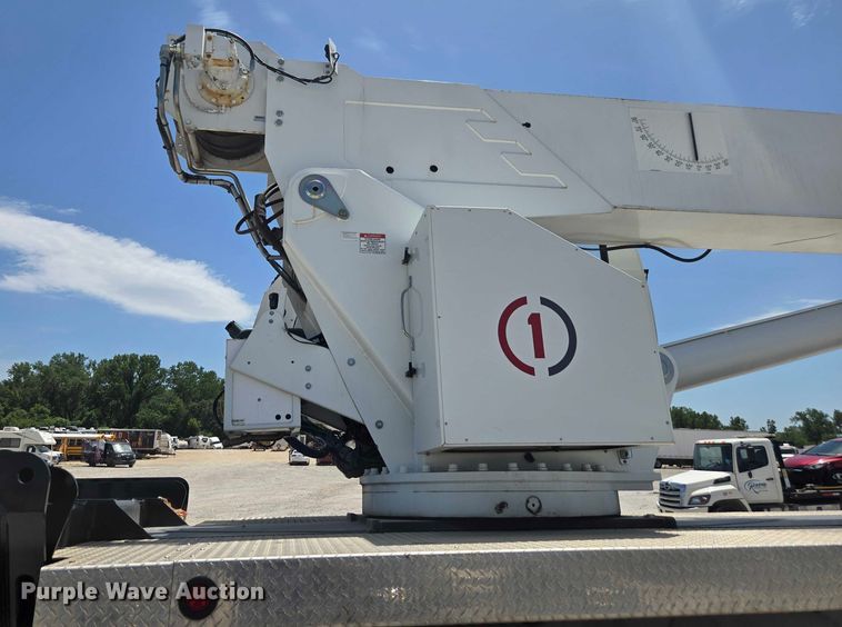 image for item YA0685 2020 Peterbilt 567 crane truck