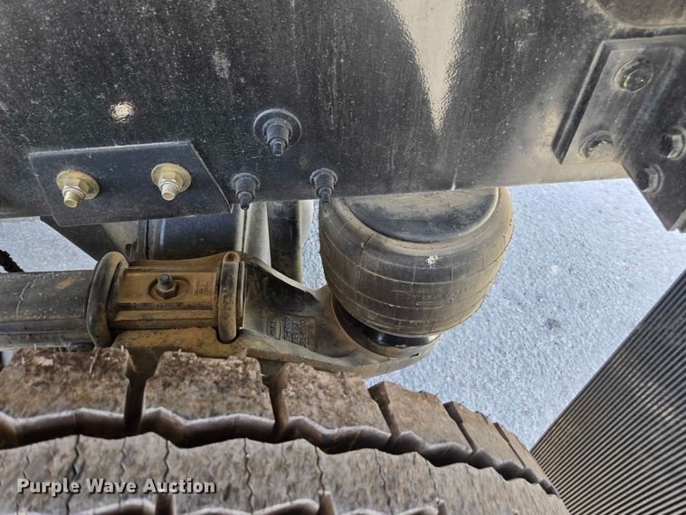 image for item YA0685 2020 Peterbilt 567 crane truck