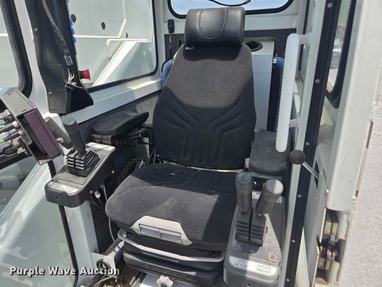 image for item YA0685 2020 Peterbilt 567 crane truck