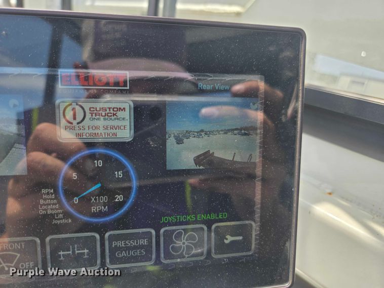 image for item YA0685 2020 Peterbilt 567 crane truck