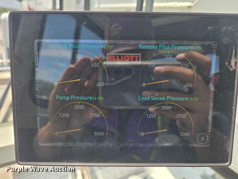 image for item YA0685 2020 Peterbilt 567 crane truck