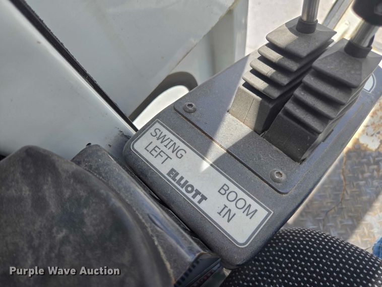 image for item YA0685 2020 Peterbilt 567 crane truck