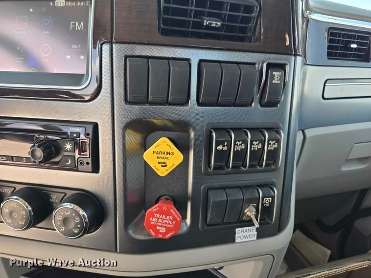 image for item YA0685 2020 Peterbilt 567 crane truck