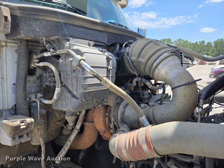 image for item YA0685 2020 Peterbilt 567 crane truck