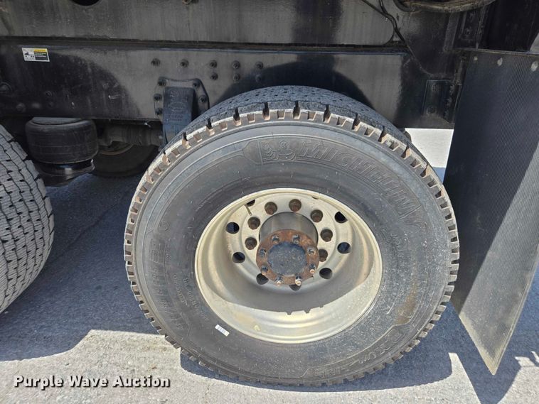 image for item YA0685 2020 Peterbilt 567 crane truck