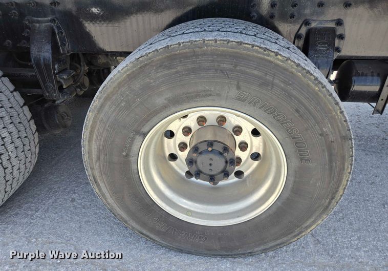 image for item YA0685 2020 Peterbilt 567 crane truck