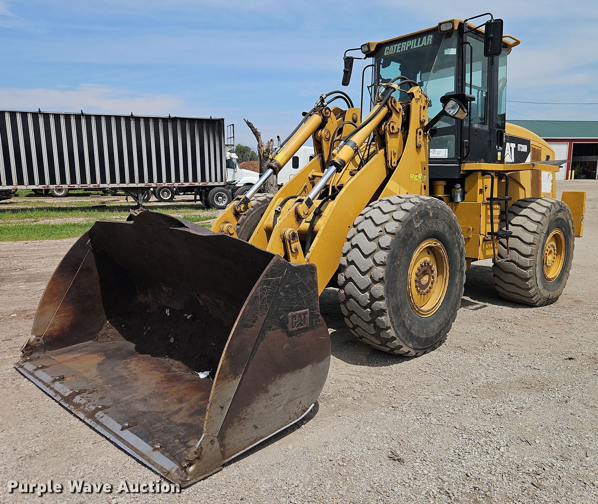2011 Caterpillar IT38H wheel loader in Belton, MO | Item