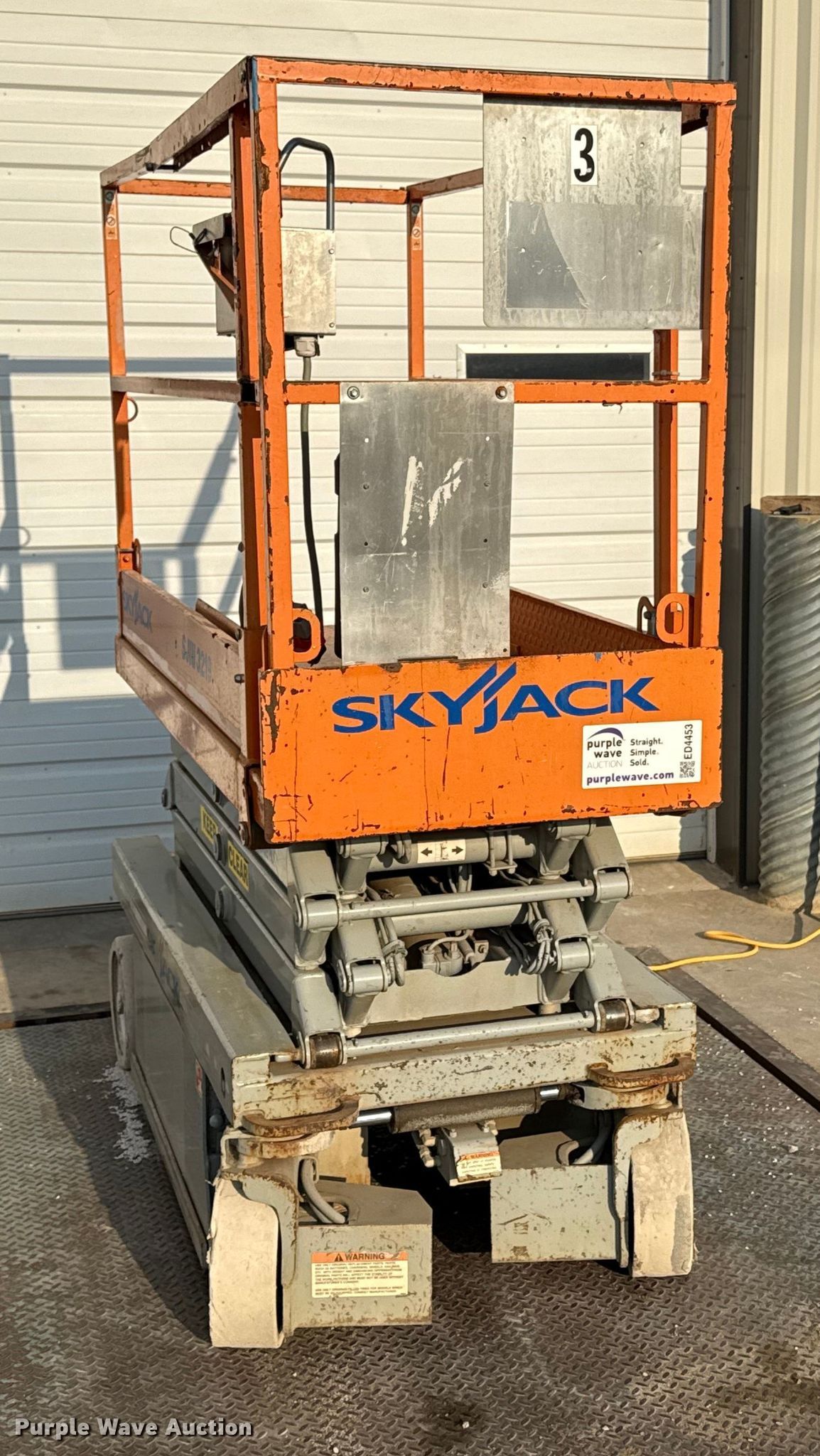 Skyjack SJIII 3219 scissor lift in Chanute, KS | Item ED4453