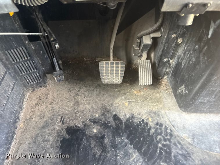 image for item DJ7751 2013 Blue Bird Bb Conventional school bus