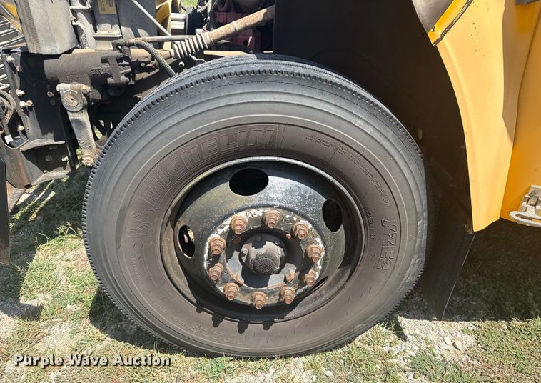 image for item DJ7751 2013 Blue Bird Bb Conventional school bus