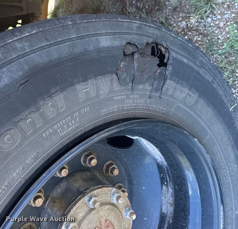 image for item DJ7751 2013 Blue Bird Bb Conventional school bus