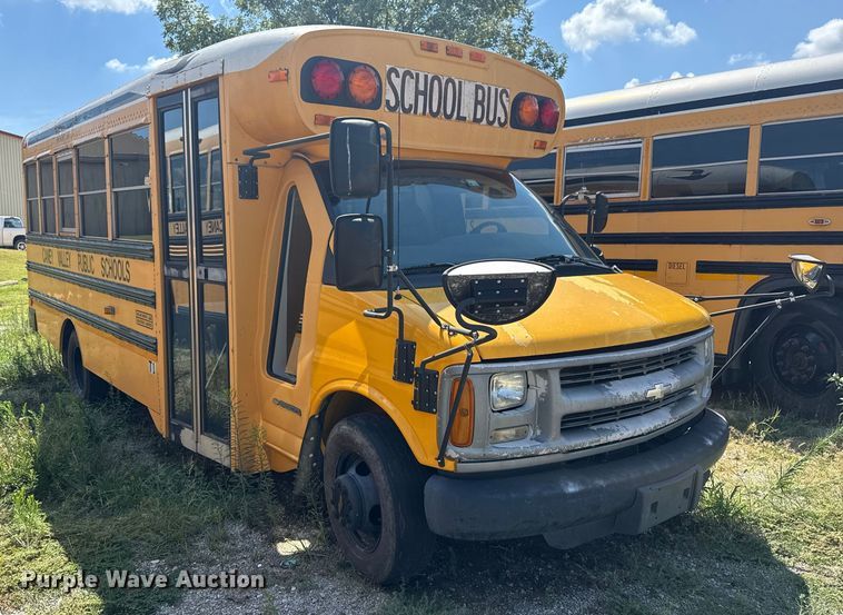 image for item DJ7752 2002 Chevrolet Express school bus