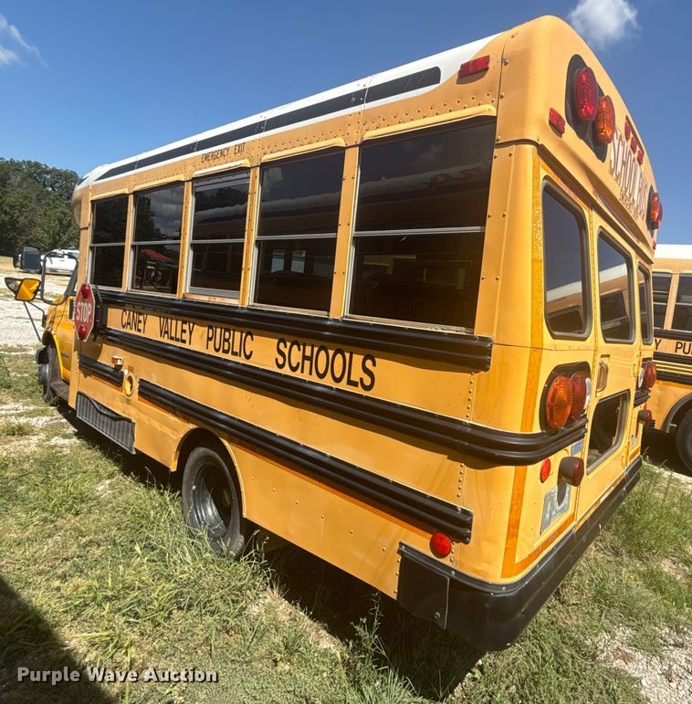 image for item DJ7752 2002 Chevrolet Express school bus