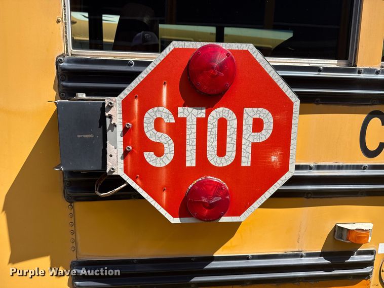 image for item DJ7752 2002 Chevrolet Express school bus