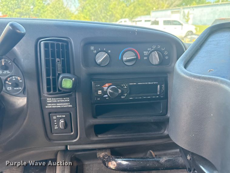 image for item DJ7752 2002 Chevrolet Express school bus