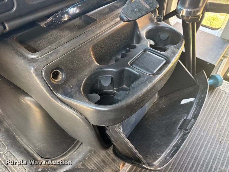 image for item DJ7752 2002 Chevrolet Express school bus