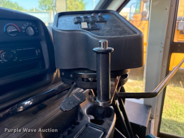 image for item DJ7752 2002 Chevrolet Express school bus