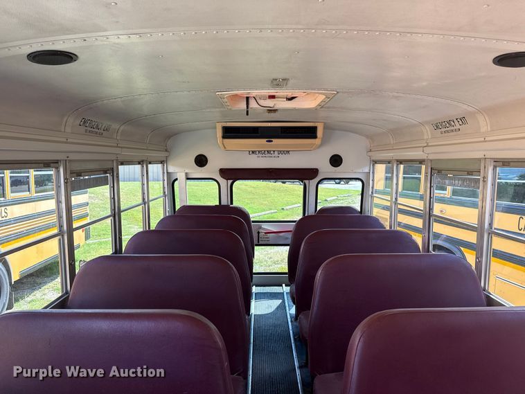 image for item DJ7752 2002 Chevrolet Express school bus