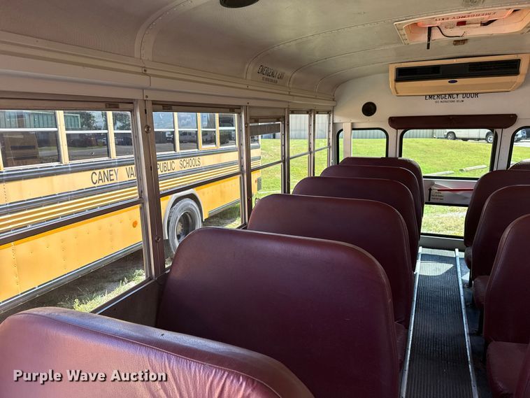 image for item DJ7752 2002 Chevrolet Express school bus