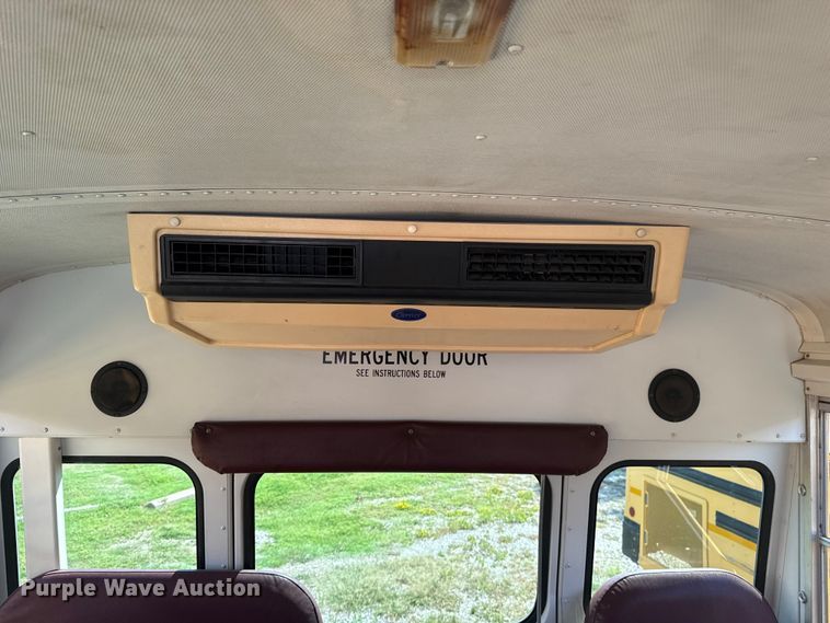 image for item DJ7752 2002 Chevrolet Express school bus