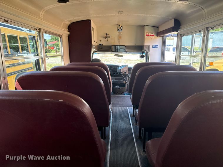 image for item DJ7752 2002 Chevrolet Express school bus