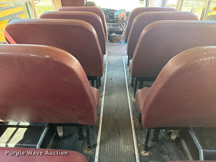 image for item DJ7752 2002 Chevrolet Express school bus