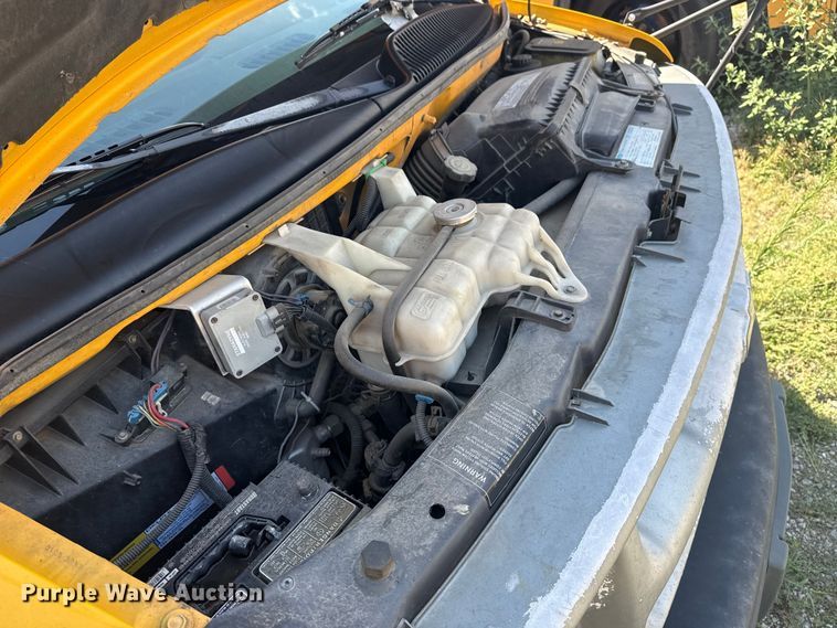 image for item DJ7752 2002 Chevrolet Express school bus