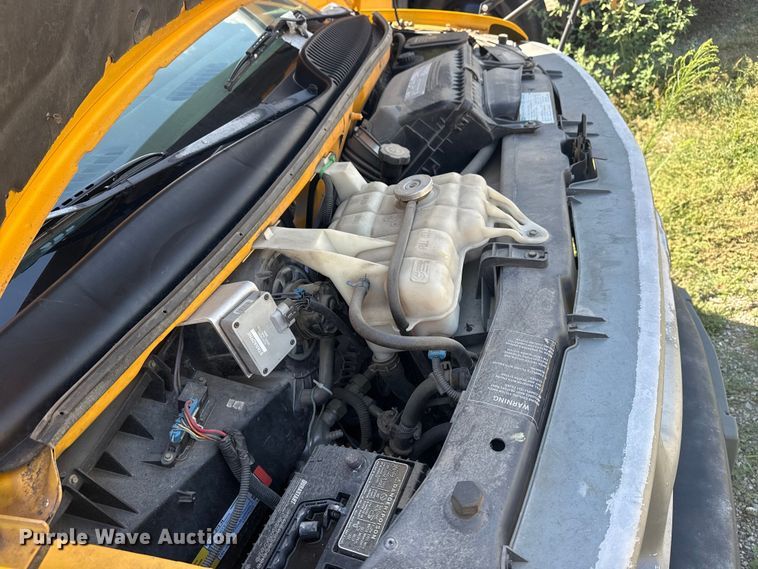 image for item DJ7752 2002 Chevrolet Express school bus