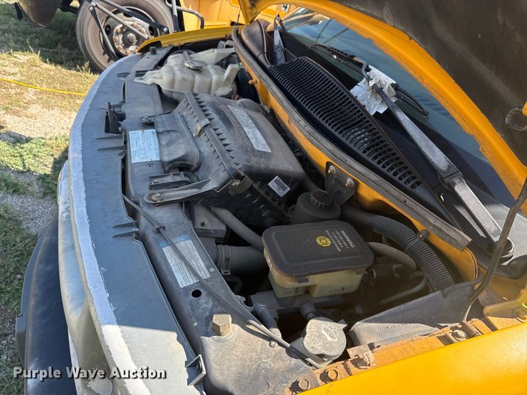 image for item DJ7752 2002 Chevrolet Express school bus