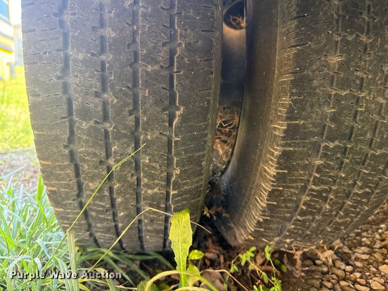 image for item DJ7752 2002 Chevrolet Express school bus